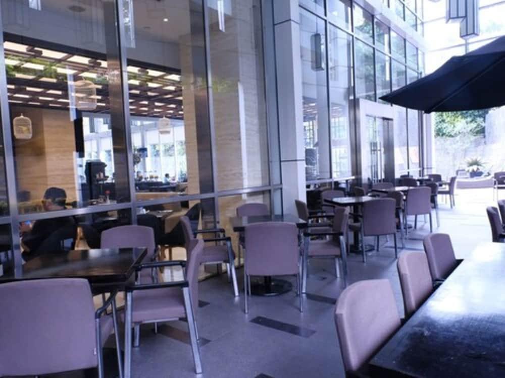 ג'קרטה Aston Priority Simatupang Hotel And Conference Center מראה חיצוני תמונה