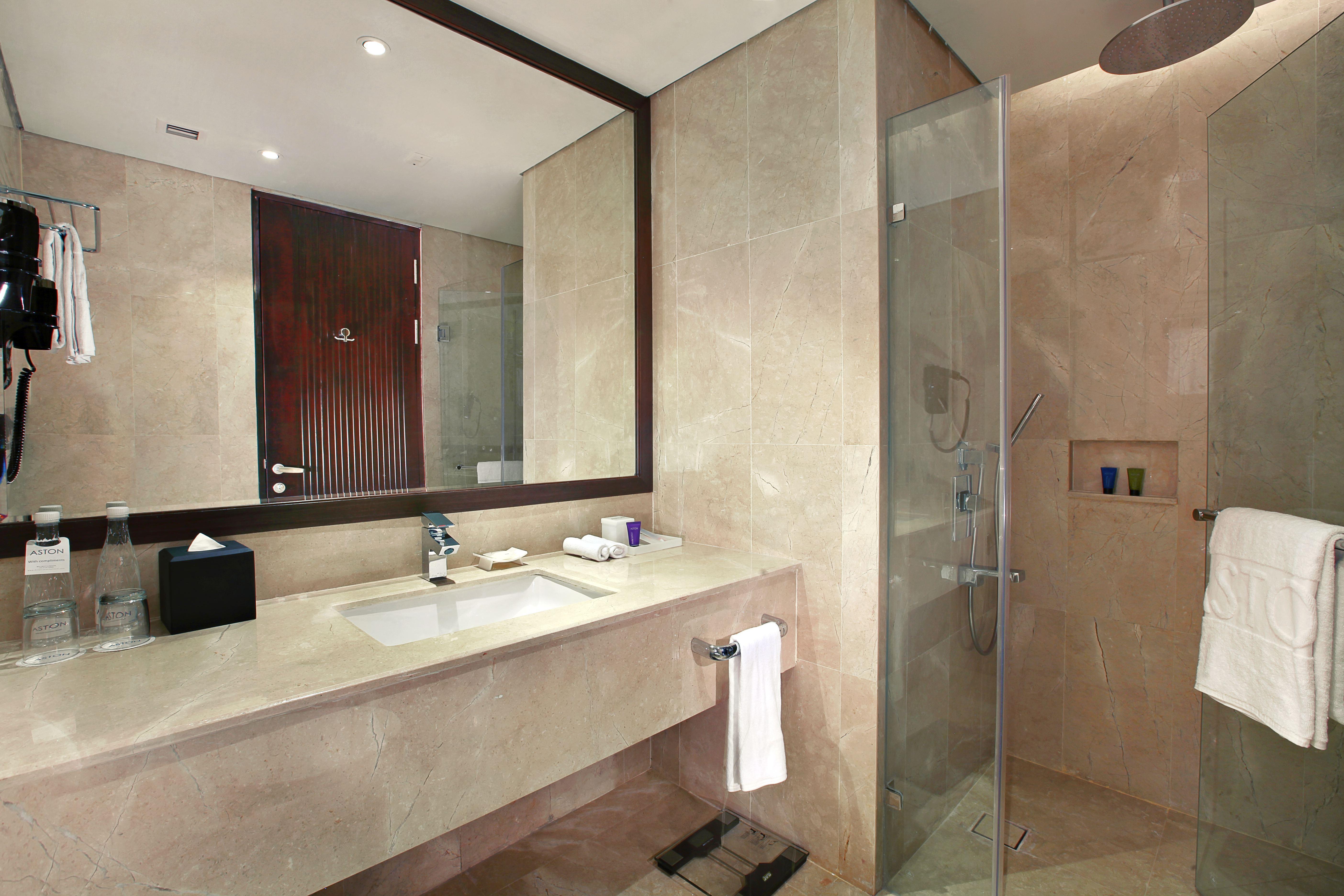 ג'קרטה Aston Priority Simatupang Hotel And Conference Center מראה חיצוני תמונה
